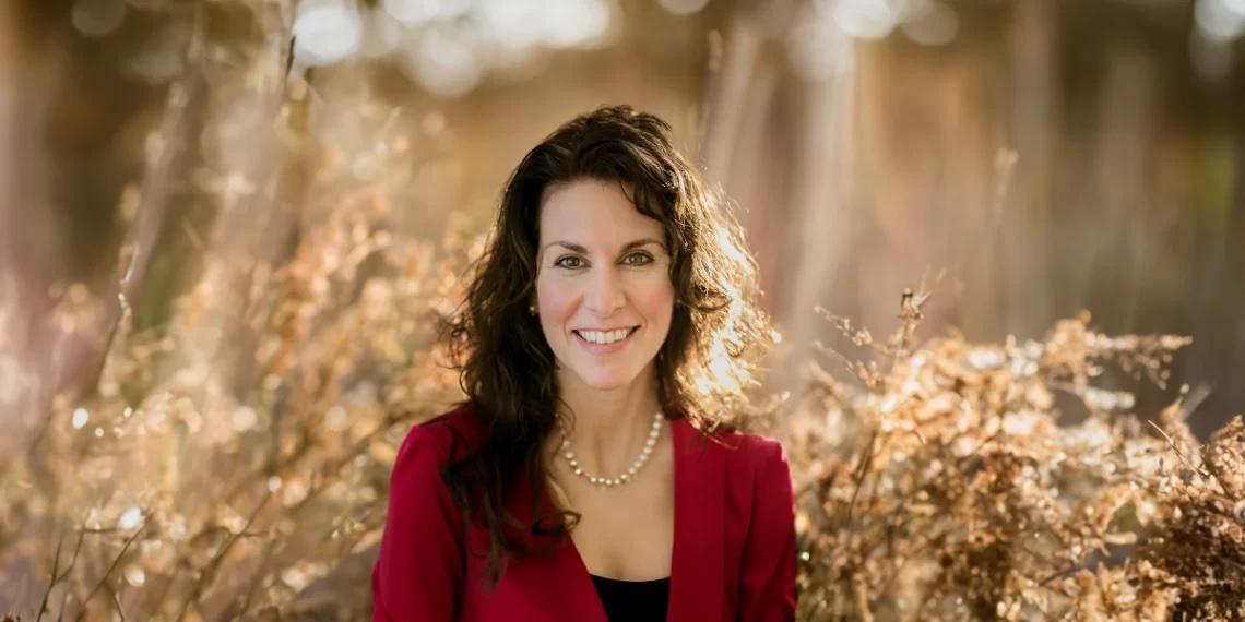 Laura Ponticello: The Bridge That Connects and Uplifts Others Through Transformation