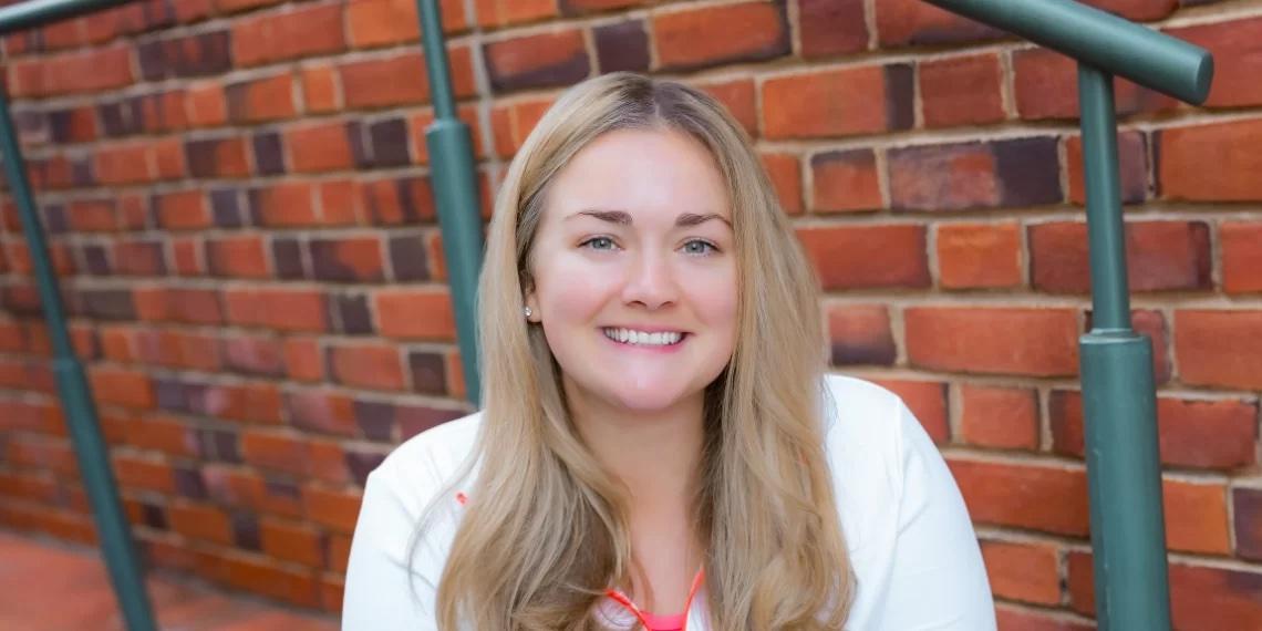 Laura Sabia: The Quintessential Community Builder in Wellness and Media