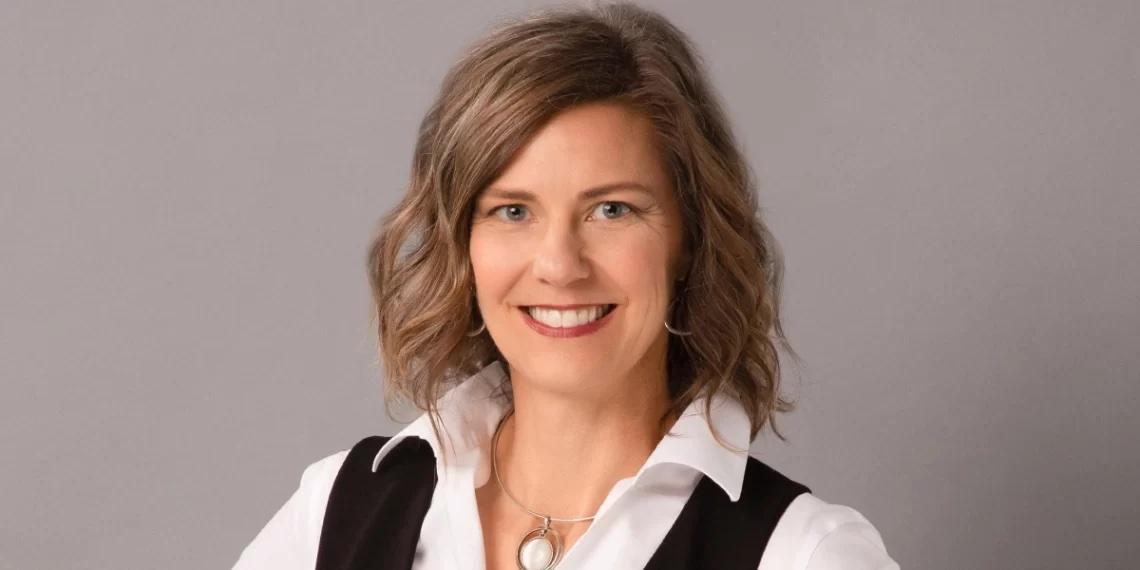 Tina Bakehouse: Empowering Others Through Public Speaking and Storytelling with Magnetic Influence