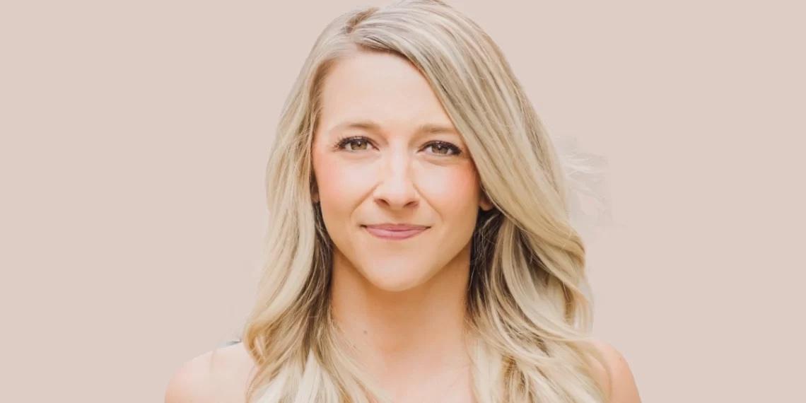 Ciara Ungar: Empowering Entrepreneurs to Build from the Why and Adapt to Change