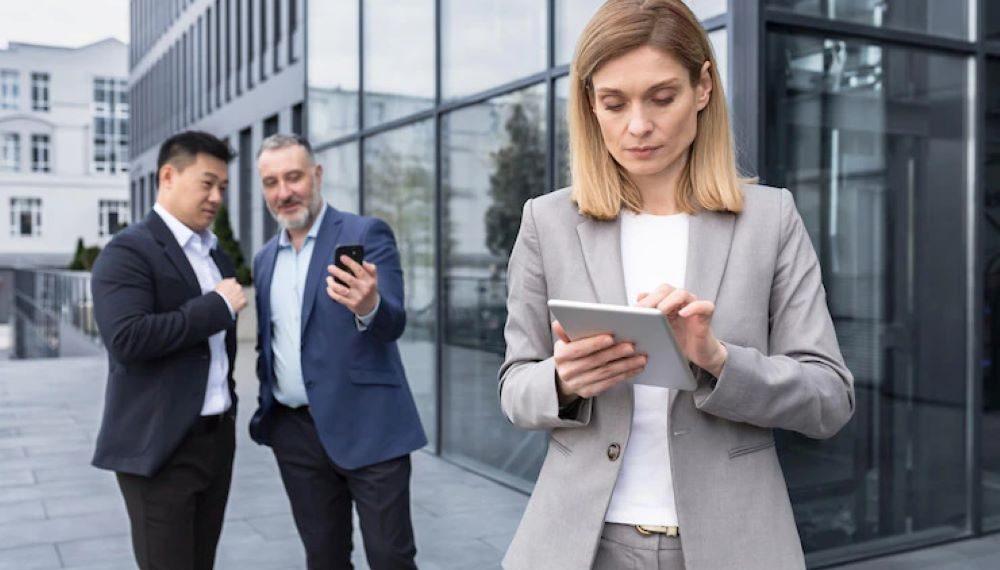 When to Speak Up and When to Step Back at Work