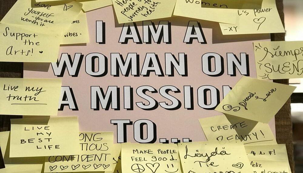 5 Ways Successful Women Tackle Monday Morning