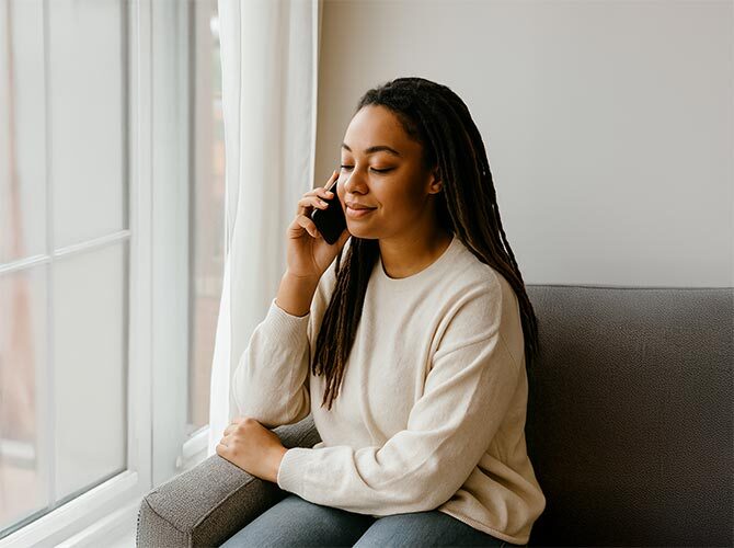 Calm phone support moment
